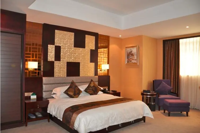 商務(wù)酒店裝修設(shè)計(jì)簡(jiǎn)單而不簡(jiǎn)約，時(shí)尚輕奢又經(jīng)濟(jì)