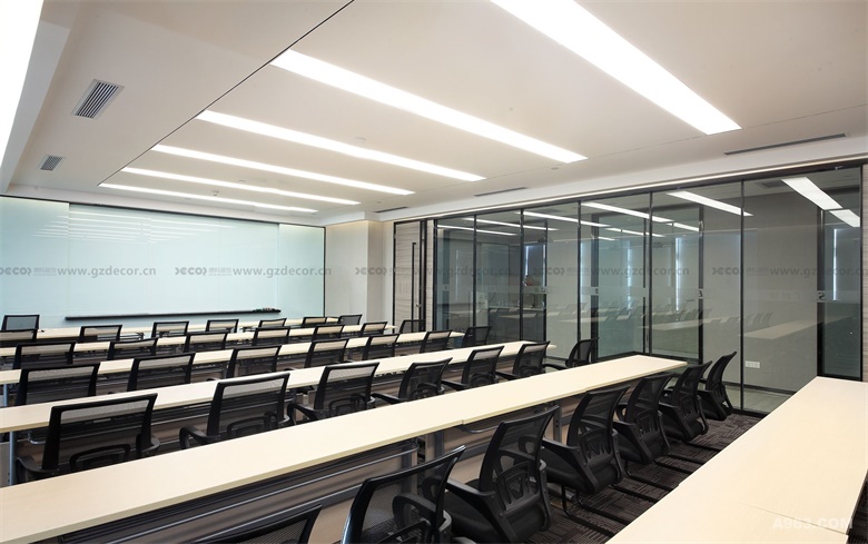 辦公室裝修公司是否提供維修和改造服務？